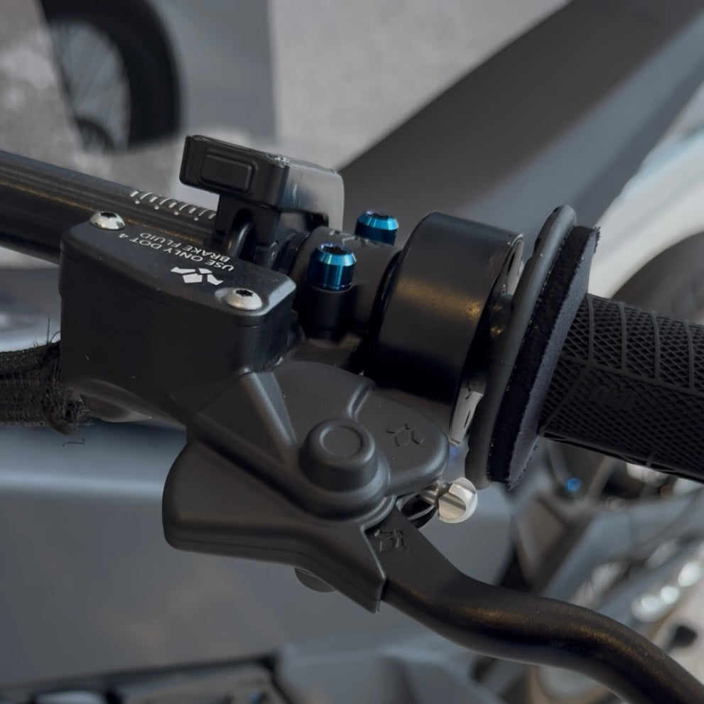 formula brake mount titanium bolts (set of 2)